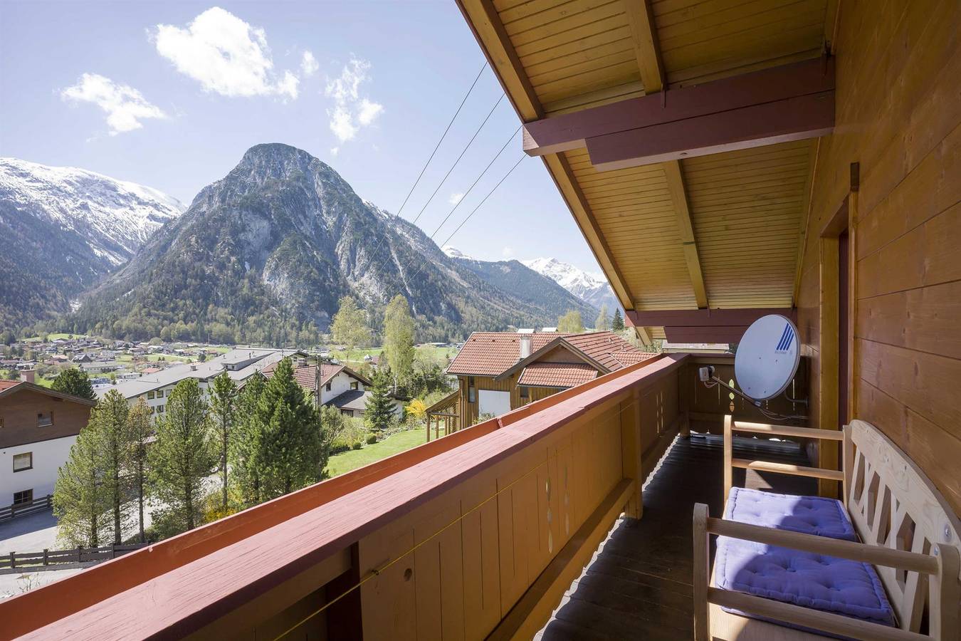 Ganze Ferienwohnung, Ferienwohnung Dachgeschoss in Maurach, Eben am Achensee