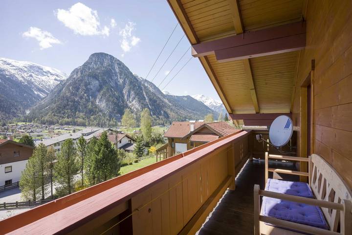 Ganze Ferienwohnung, Ferienwohnung Dachgeschoss in Maurach, Eben am Achensee