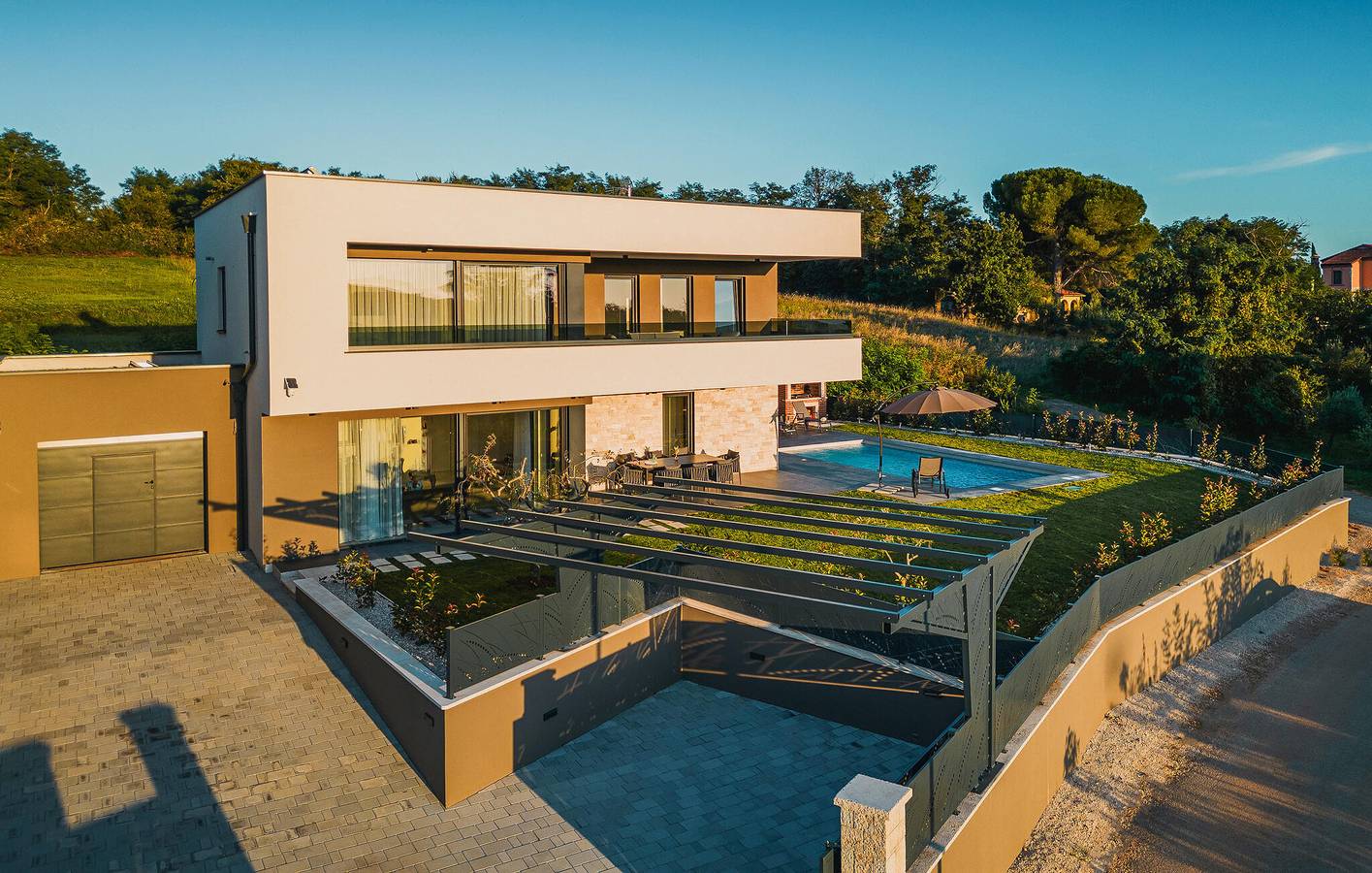 Charmante 200 m² große Wohnung mit Pool und Terrasse, 500 m von Restaurants und dem Stadtzentrum entfernt in Kastelir, Općina Kaštelir - Labinci