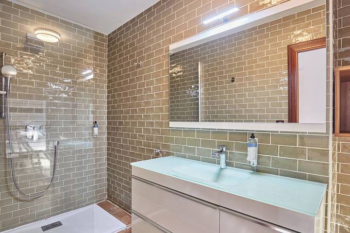 Location de vacances pour 6 personnes, avec piscine et balcon, animaux acceptés dans Plage La Milady - 4