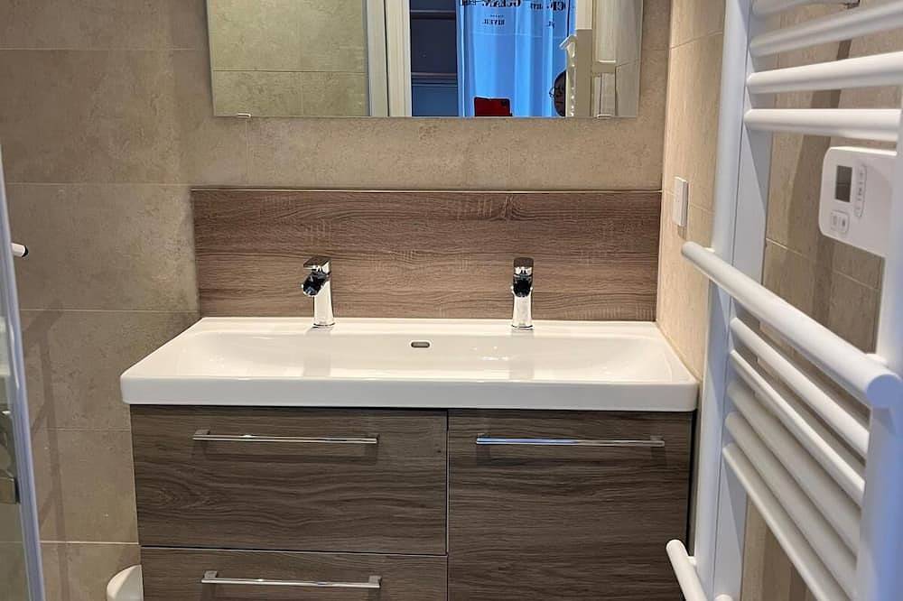 Gîte Vue Mer tout confort avec jardin, 2 ch, 4 pers. proche de Omaha Beach in Port-en-Bessin-Huppain, Région de Bayeux