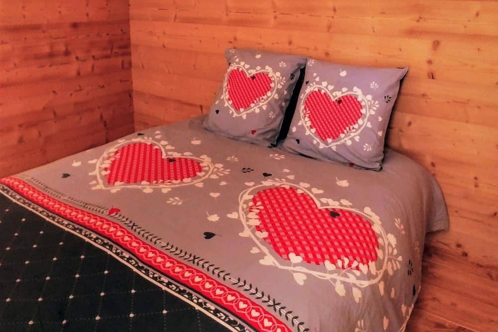 Demi-Chalet savoyard 4 pers. quasi-neuf au milieu des montagnes in Glières-Val-de-Borne, Région de Bonneville