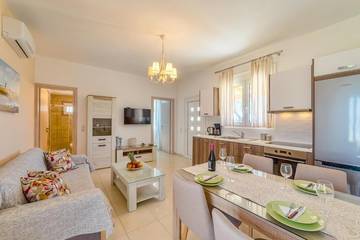 Gîte pour 5 personnes, avec jardin ainsi que piscine et terrasse dans Triopetra