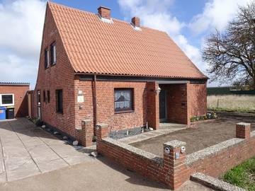 Ferienhaus für 7 Personen, mit Terrasse und Ausblick sowie Garten in Dithmarschen