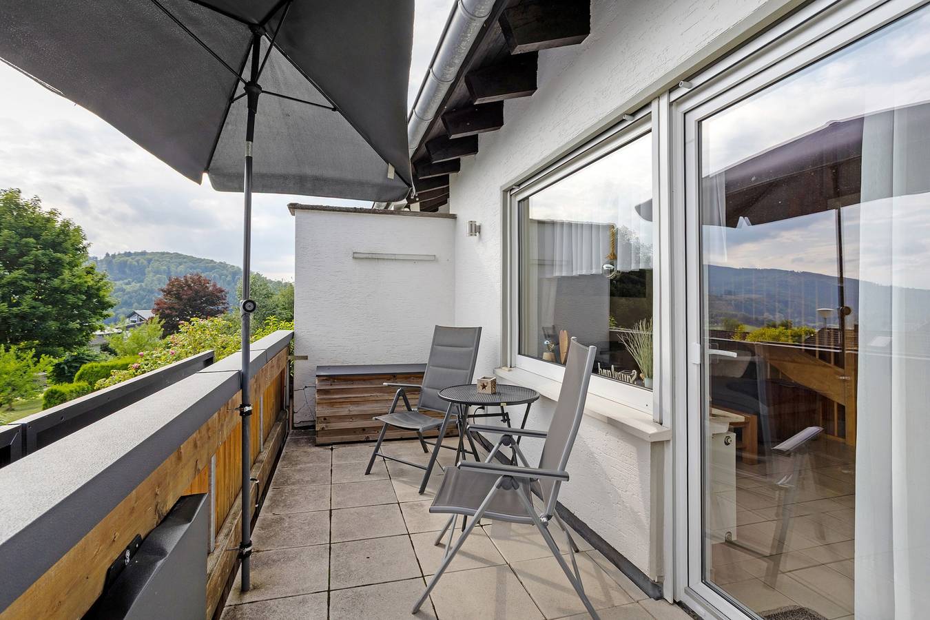 Ganze Wohnung, Apartment 'Auszeit' mit Bergblick, Balkon und Wlan in Olsberg, die Mittelgebirge