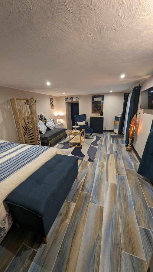 Gîte pour 2 personnes, avec terrasse et vue à Montclar (Aude)