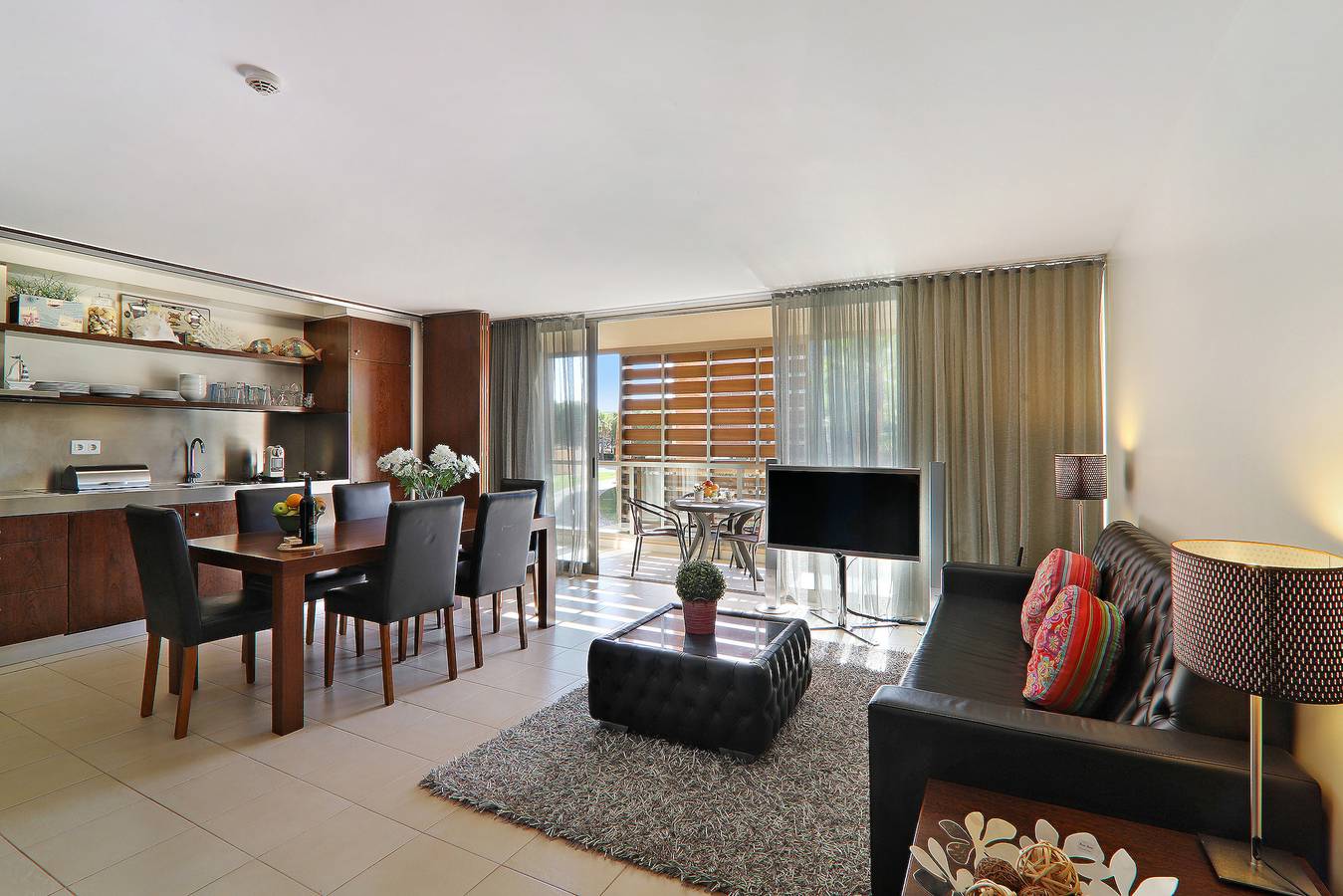 Entire apartment, Salgados 4Seasons Apartment with Pool, A/C, Wi-Fi, Garden & Balcony in Guia, Faro District