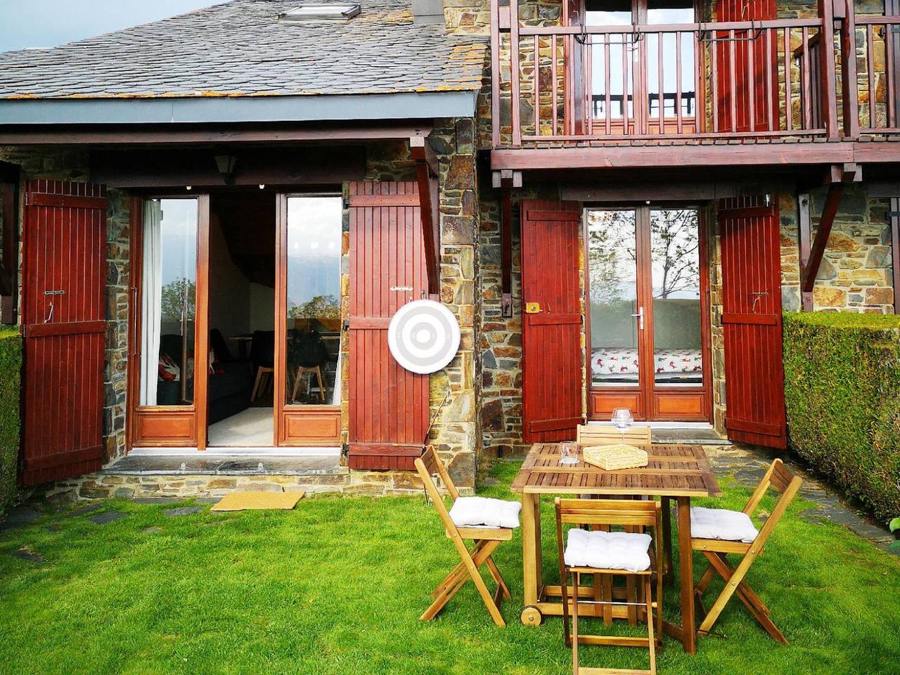 Maison 3 ch. Piscine, Padel, Cheminée et Jardin Privé in Sainte-Léocadie, Région de Prades