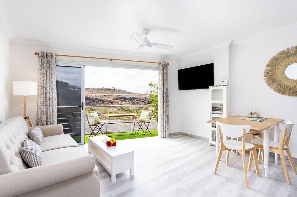 Apartamento entero, Stunning Beachfront Getaway, Your Perfect Retreat, Wifi, garage, Sunset !!! in Playa de San Juan (Guía de Isora), Guía de Isora