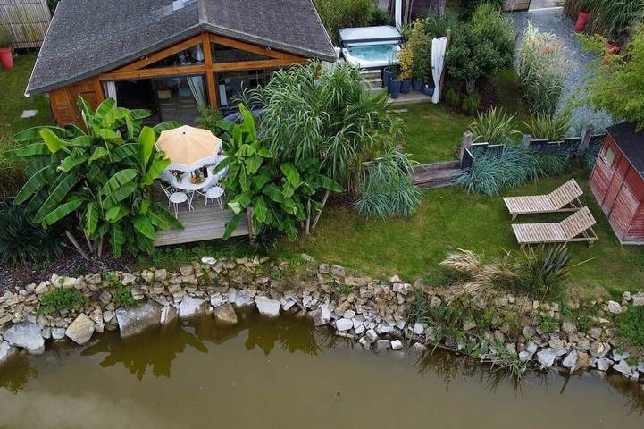 Chalet pour 2 personnes, avec jacuzzi ainsi que jardin et terrasse - 1