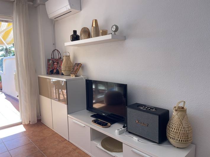 Appartement entier, Appartement « Nerja Burriana Beach » avec vue sur la mer, Wi-Fi et climatisation in Playa de Burriana, Nerja