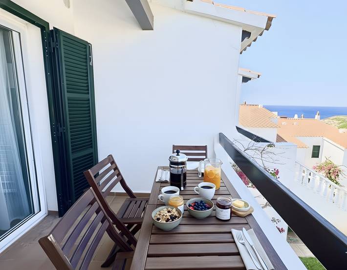Ganze Wohnung, Apartment "Costa Arenal mit Meerblick" mit Wlan, Pool, Garten, Terrasse und Balkon in Arenal d'en Castell, Es Mercadal