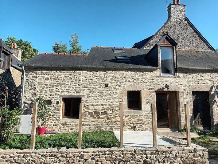 Gîte pour 4 personnes, avec terrasse et jardin à Languenan
