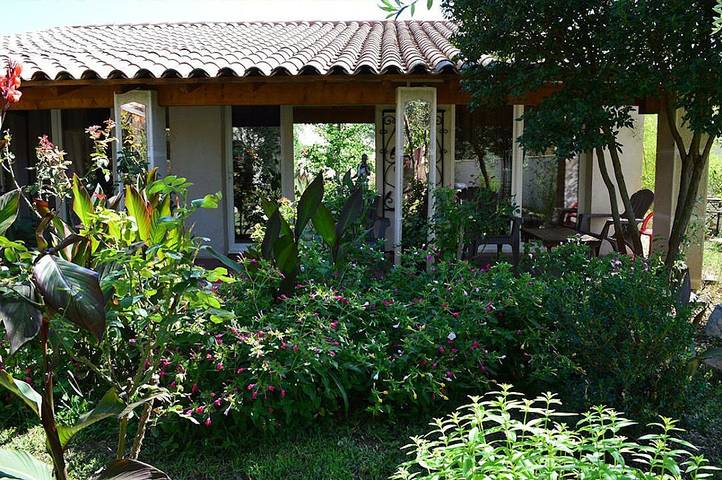 Gîte pour 4 personnes, avec jardin et terrasse dans l' Hérault - 2