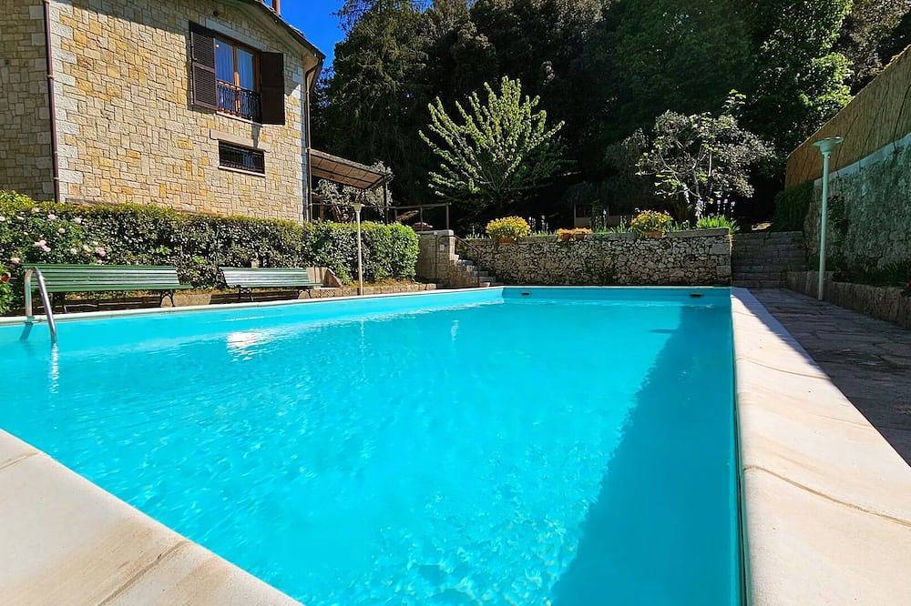 Wonderful private villa for 7 people with private pool, Wifi, Tv and veranda in Cetona, Siena Provinsen