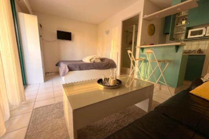 Gîte pour 2 personnes, avec Terrasse dans Port des Minimes - 2