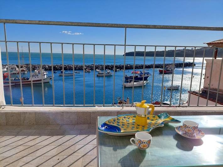 Gîte pour 2 personnes, avec terrasse et vue, animaux acceptés à Procida - 4