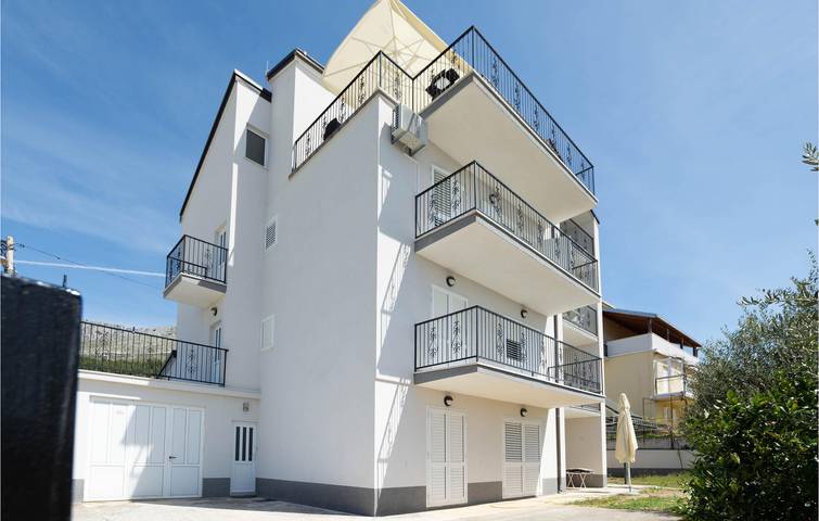 Ferienwohnung für 7 Personen, mit Haustier in Podstrana - 2