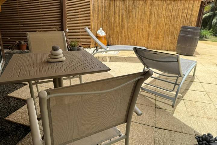 Gîte pour 2 personnes, avec jardin ainsi que jacuzzi et piscine en Martinique - 4