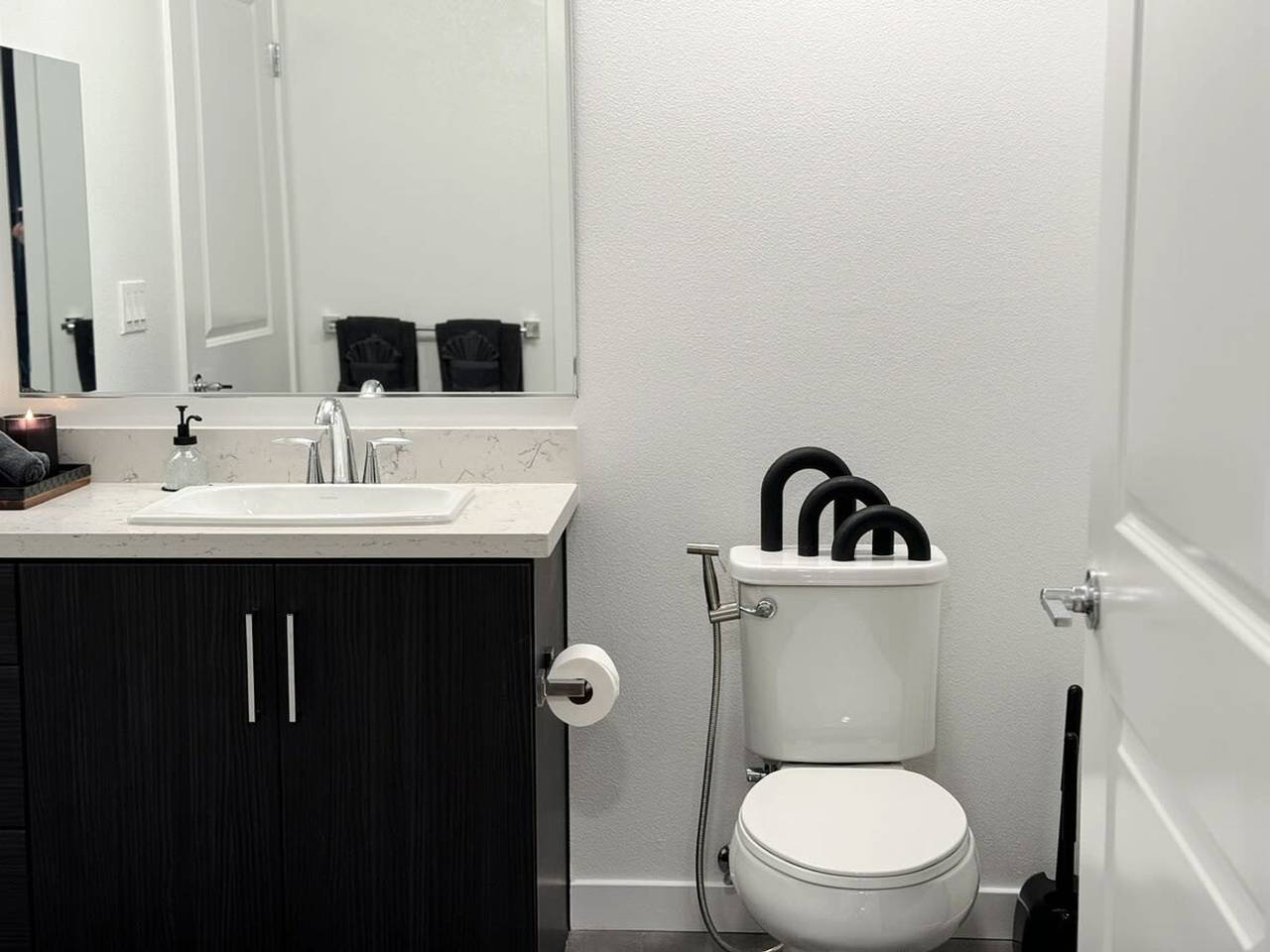 Entire apartment, Trendy Mid-Hollywood Home  Dtla View Free Parking  in Hollywood, Los Angeles