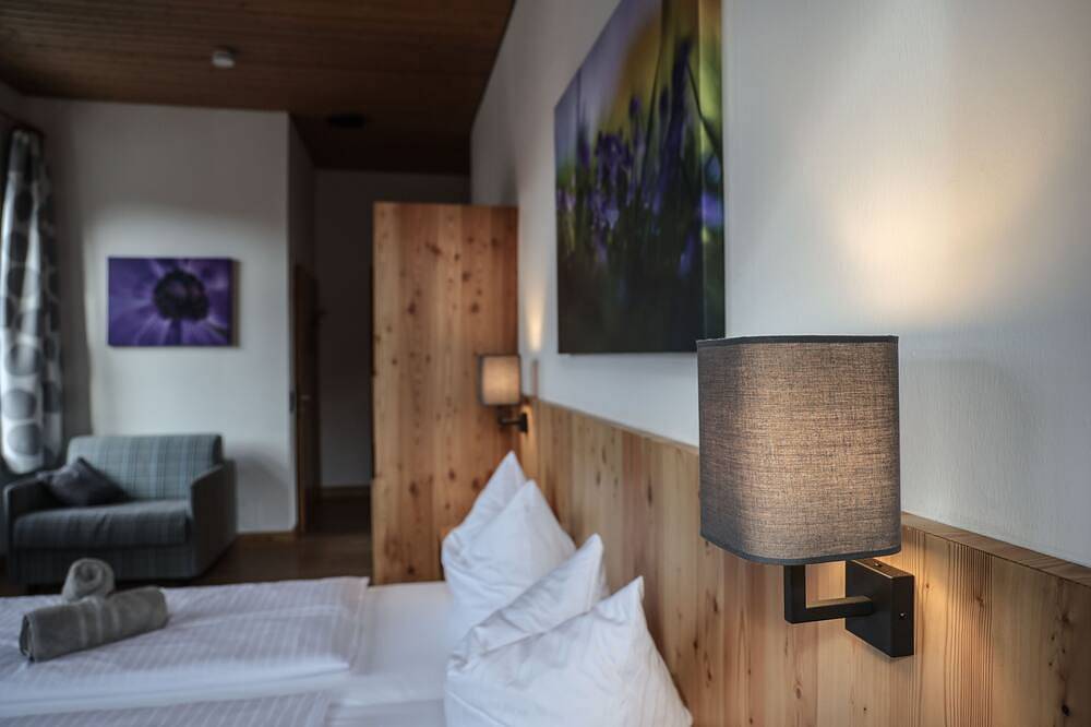 Standardzimmer - Haus Weyregg - Frühstückspension in Weyregg am Attersee, Bezirk Vöcklabruck