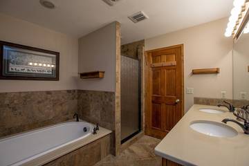 Vacation House for 21 Guests in Larimer County, Picture 4