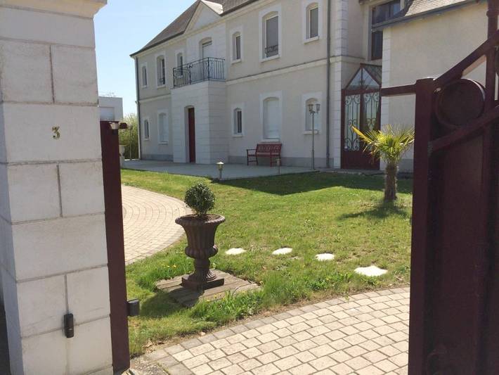 Location de vacances pour 4 personnes, avec vue ainsi que piscine et jardin à Saint-Cyr-sur-Loire - 2