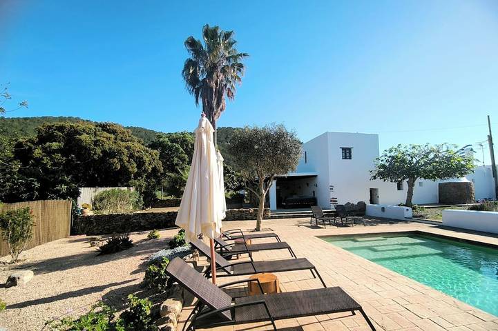 Casa rural para 8 personas, con jardín y balcón, Se admiten mascotas - 1