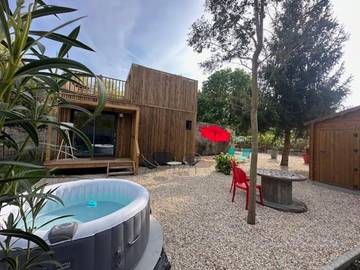 Gîte pour 2 personnes, avec jardin et jacuzzi à Bois-le-Roi