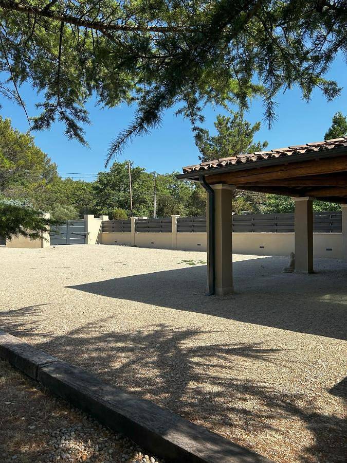 Location de vacances pour 6 personnes, avec jardin et vue à Lagnes - 4