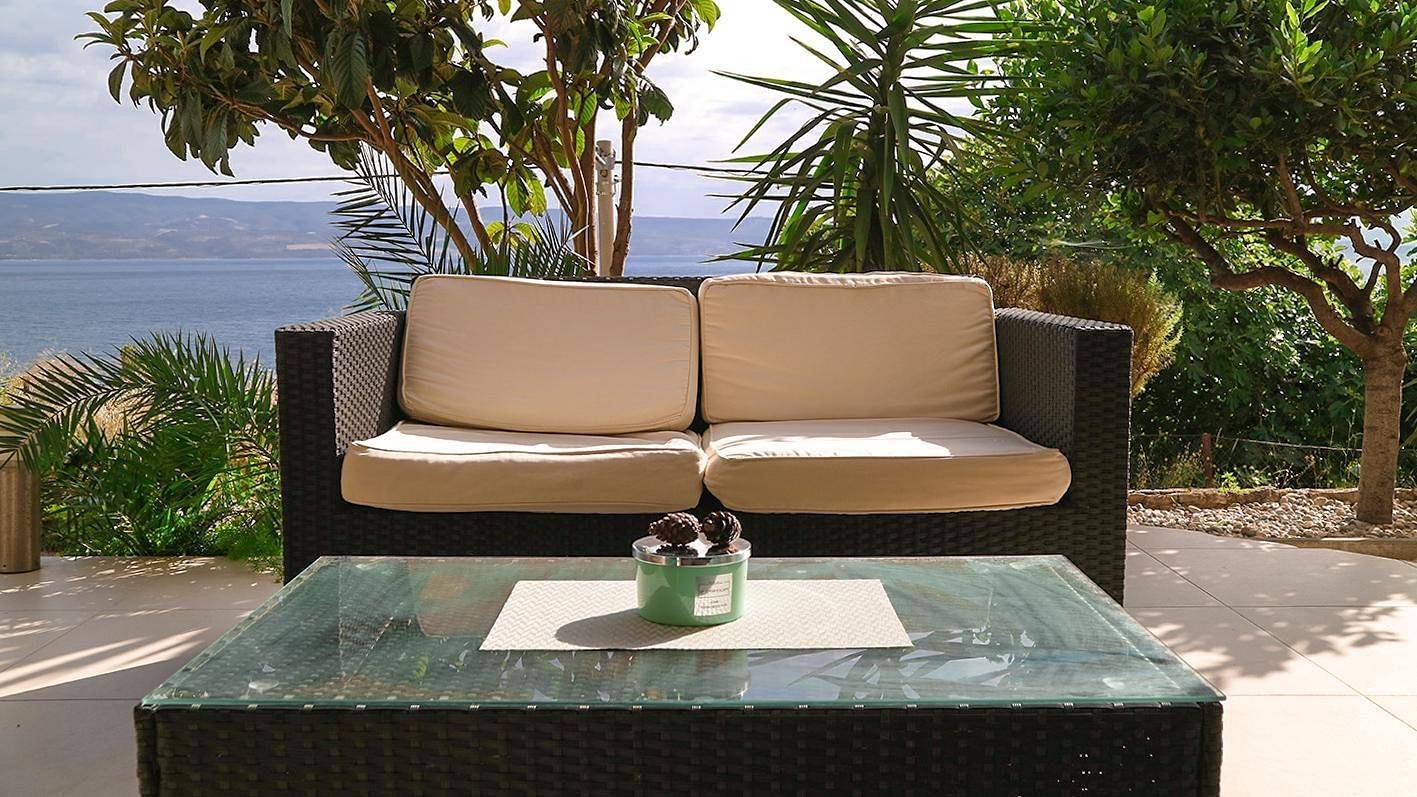 Ganze Wohnung, 2-Zimmer-Ferienwohnung mit Terrasse und Meerblick Omis A-22684-a in Omis, Split-Dalmatien