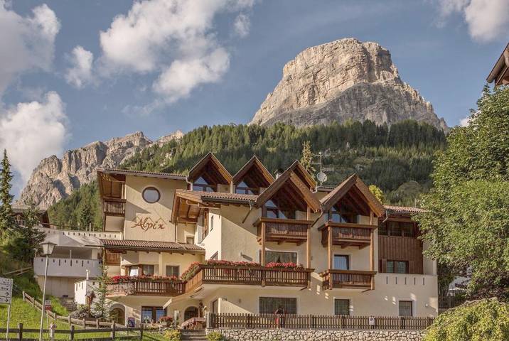 Gîte pour 6 personnes, avec vue et terrasse, animaux acceptés à Corvara in Badia - 4