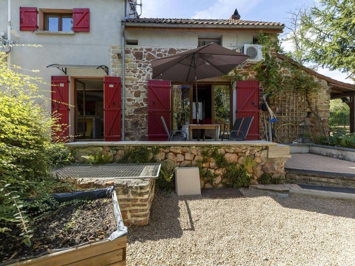 Gîte pour 6 personnes, avec terrasse ainsi que piscine et jardin dans Rouy