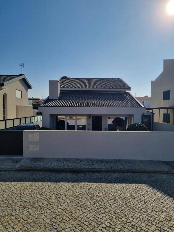 On The Way - Mindelo Beach/Guest House in Mindelo, District de Porto