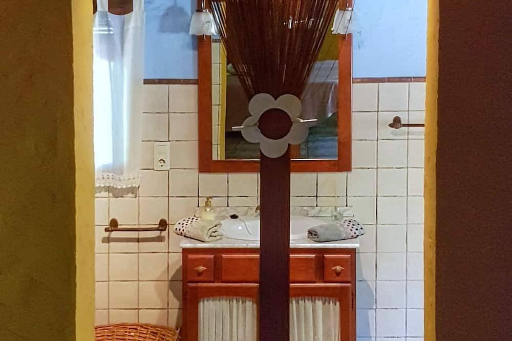Casa Rural Con Jacuzzi - El Quinqué in Galaroza, Sierra de Aracena y Picos de Aroche