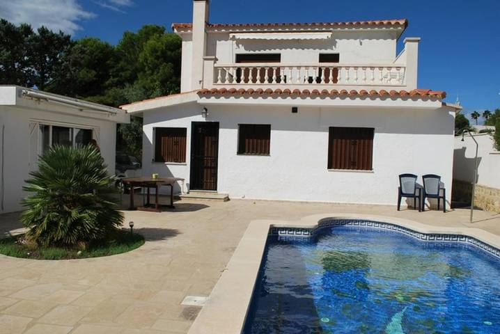 Villa pour 7 personnes, avec Terrasse ainsi que Jardin et Vue à Calafat