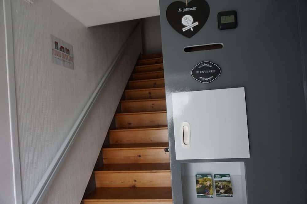 Appartement entier, Studio Capucine à 5 min du Puy du Fou 2 personnes in Saint-Malô-du-Bois, Région de La Roche-sur-Yon