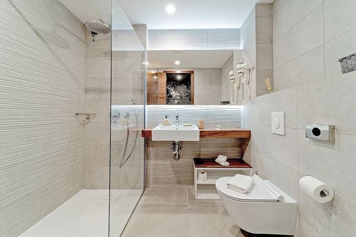 Villa pour 8 personnes, avec balcon et jacuzzi ainsi que sauna et jardin à Promajna - 2