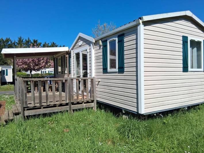 Camping pour 6 personnes, avec Terrasse ainsi que Jardin et Piscine