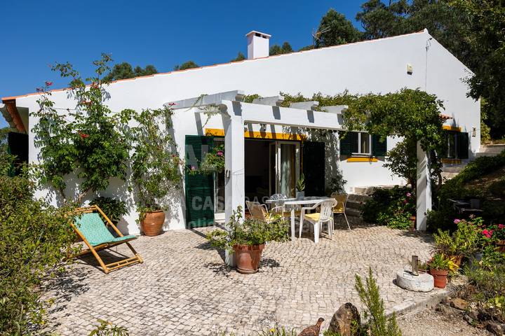Casa de férias para 5 pessoas, com jardim e terraço em Carvoeira