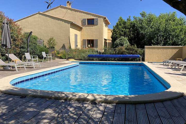 Location de vacances pour 12 personnes, avec jardin à Saint-Julien-de-Cassagnas