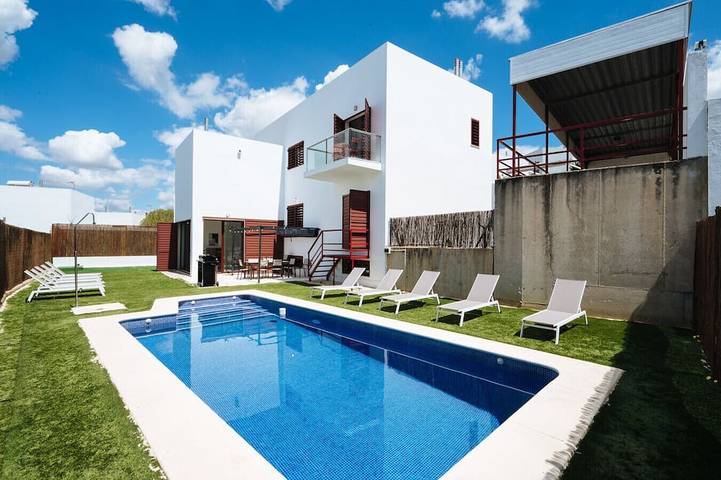 Casa de vacaciones para 12 personas, con balcón y jardín, Se admiten mascotas - 1