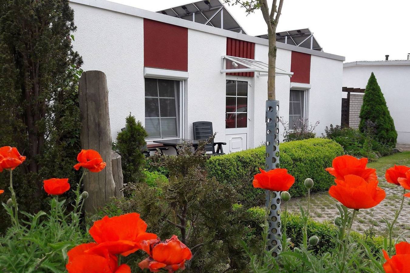 Ganze Wohnung, Auf dem Fischland, einem schmalen Landstrich zwischen Meer und Bodden, finden Sie unser Appartementhaus im Ortsteil Niehagen des Ostseebades Ahrenshoop. in Niehagen, Ahrenshoop