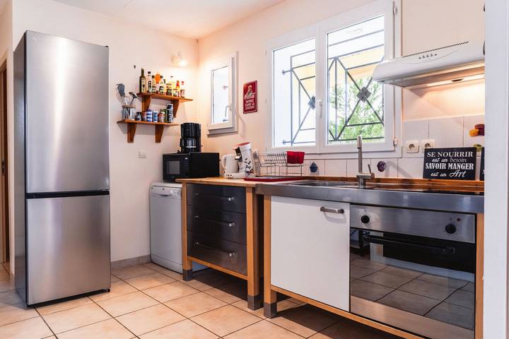 Gîte pour 4 personnes, avec piscine à Escales - 2