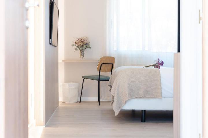 Apartamento para 2 personas, con Terraza y Jardín además de Piscina y Vistas en Oleiros (Espanha)