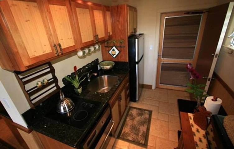Beach rental for 2 people, with yard and balcony in Kauai