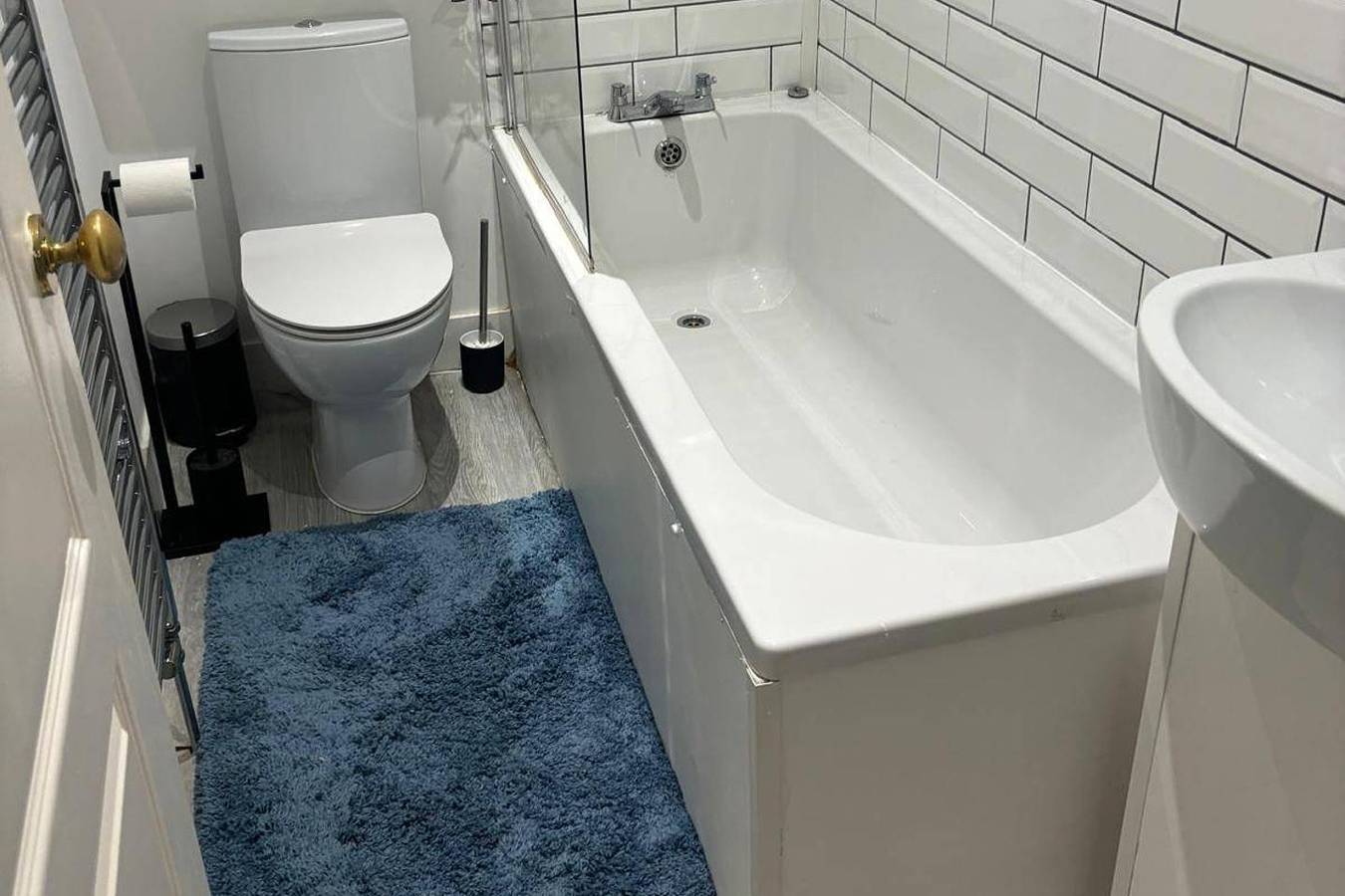 Entire holiday apartment, South Manchester 2-Bed Apt with Ensuite, Sleeps 4 in Manchester, Greater Manchester