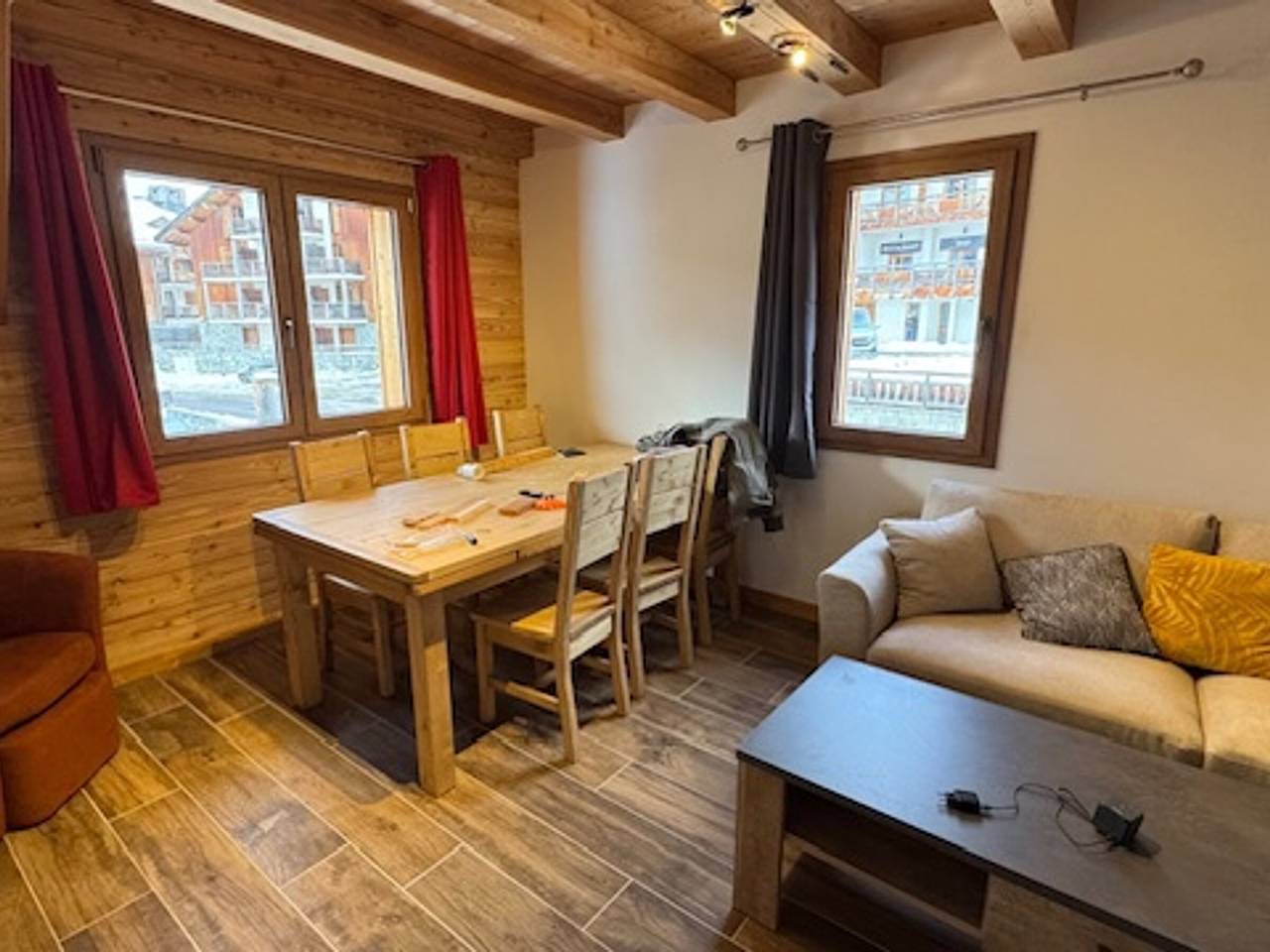 Appartement entier, Superbe duplex style refuge avec parking pour 5 pers in Montgenèvre, Région de Briançon