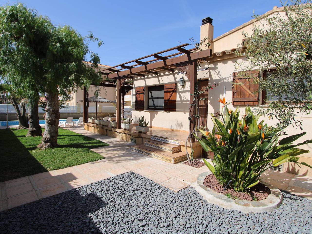Casa con Piscina Privada, Cerca del Mar, Wifi Gratis, Aire Opcional, Mascotas y Playa para Perros in Riumar, Delta del Ebro