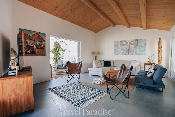 Location de vacances pour 8 personnes, avec jardin ainsi que terrasse et piscine, animaux acceptés à Rivedoux-Plage - 4